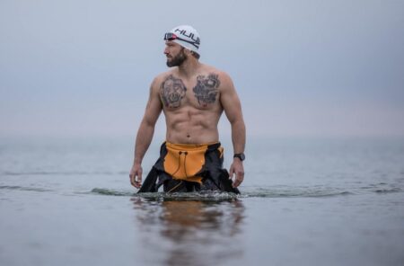 elitný vojak Jay Morton