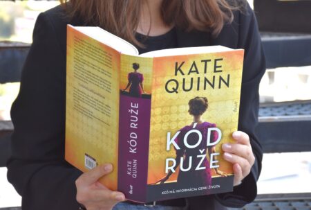 Dokážu rozlúštiť vojnové kódy? Historický román Kód ruže Kód ruže Kate Quinn