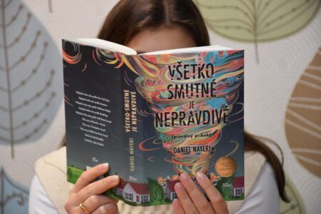 Skutočný a pravdivý príbeh Všetko smutné je nepravdivé Všetko smutné je nepravdivé Daniel Nayeri
