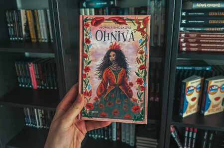 Slovenský dobrodružný fantasy príbeh Ohnivá. Nechajte sa zlákať… Ohnivá Monika Smolková