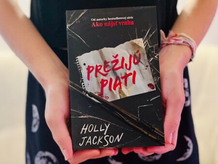Prežijú piati Holly Jackson
