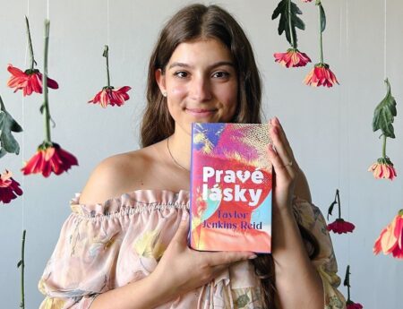 Ako sa zaľúbiť a nechať sa rozbiť na kúsky… Pravé lásky od Taylor Jenkins Reid pravé lásky taylor jenkins reid
